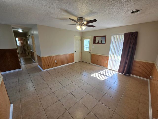 415 S Center, Conway, AR 72034