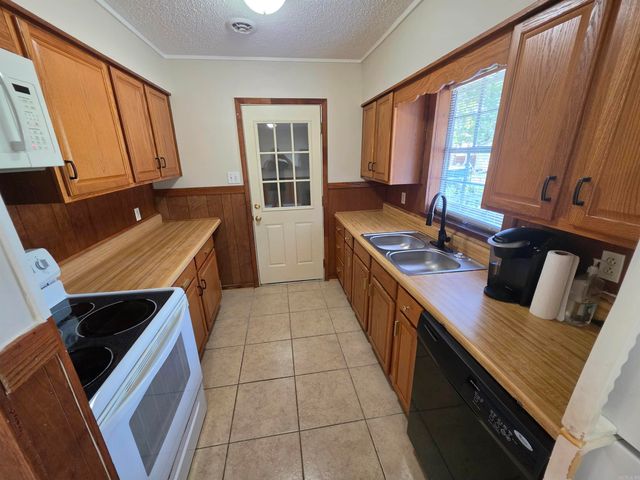 415 S Center, Conway, AR 72034
