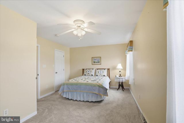 135 BRIDLE PATH, New Holland, PA 17557