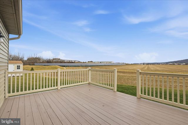 135 BRIDLE PATH, New Holland, PA 17557