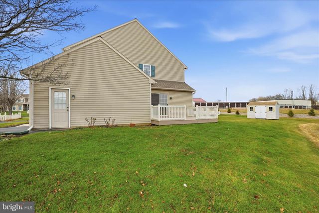 135 BRIDLE PATH, New Holland, PA 17557
