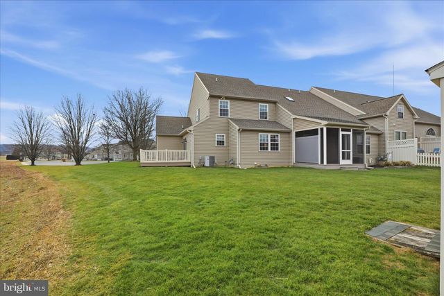 135 BRIDLE PATH, New Holland, PA 17557