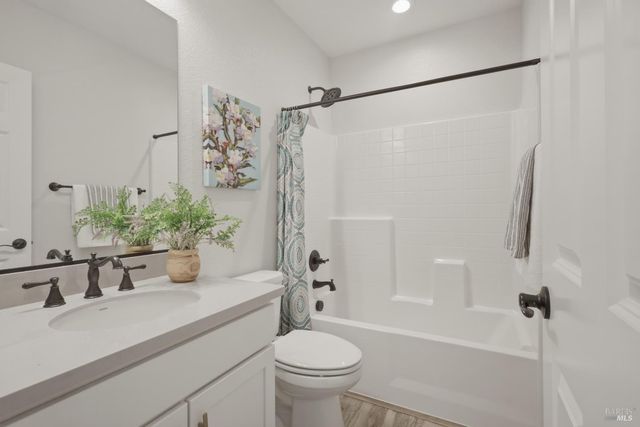1525 Gulf Dr, Fairfield, CA 94533