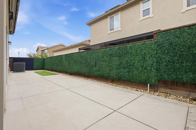 1525 Gulf Dr, Fairfield, CA 94533