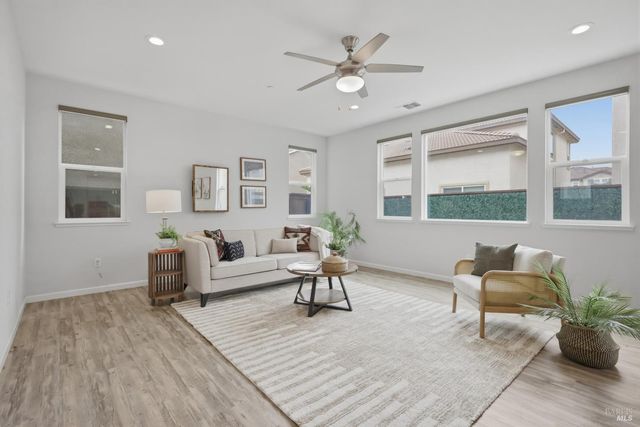 1525 Gulf Dr, Fairfield, CA 94533