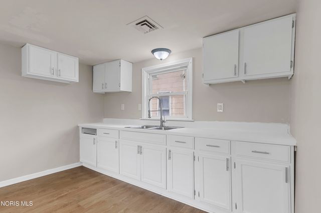 911 Vinton Street, Toledo, OH 43609