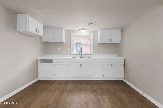 911 Vinton Street, Toledo, OH 43609