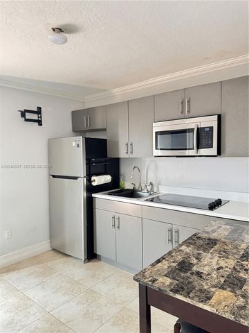 11340 SW 41st Ter, Miami, FL 33165