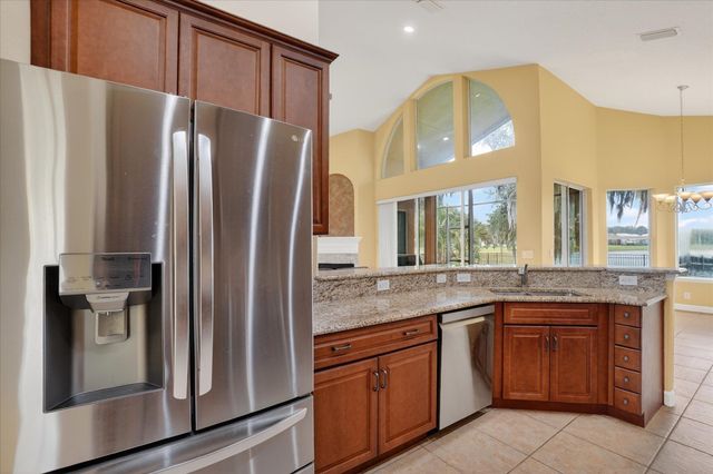 13 New Oak Leaf Dr, Palm Coast, FL 32137