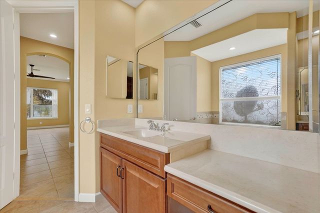 13 New Oak Leaf Dr, Palm Coast, FL 32137