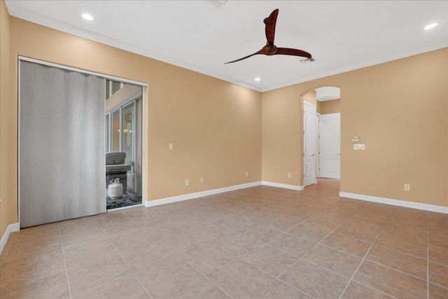 13 New Oak Leaf Dr, Palm Coast, FL 32137