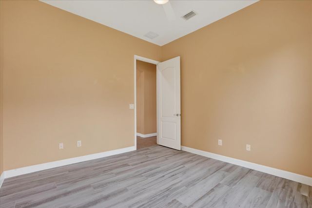 13 New Oak Leaf Dr, Palm Coast, FL 32137