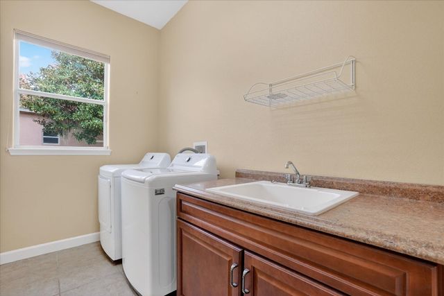 13 New Oak Leaf Dr, Palm Coast, FL 32137