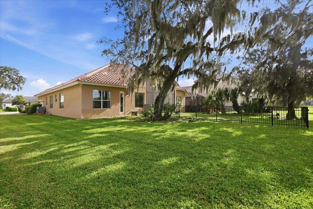 13 New Oak Leaf Dr, Palm Coast, FL 32137