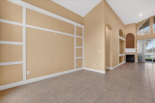 13 New Oak Leaf Dr, Palm Coast, FL 32137