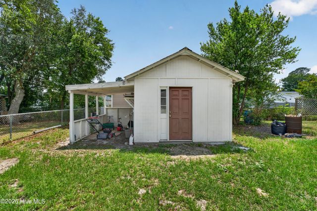 4810 W Lord Byron Road, Wilmington, NC 28405