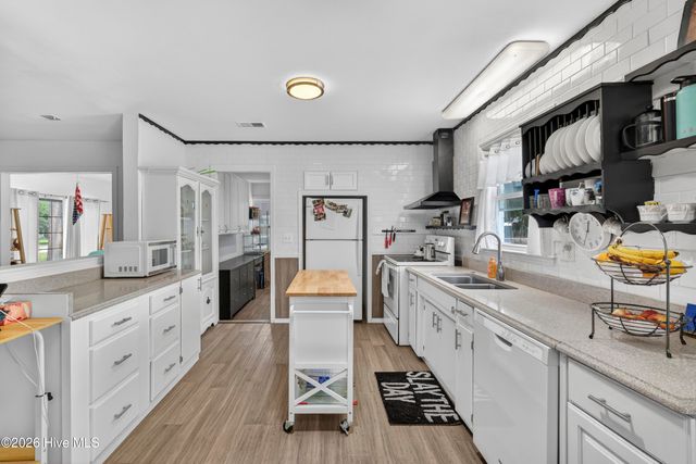 4810 W Lord Byron Road, Wilmington, NC 28405