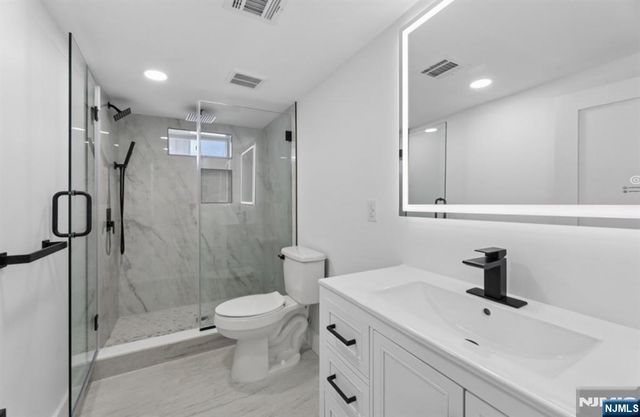 8 Annette Terrace, Lodi, NJ 07544