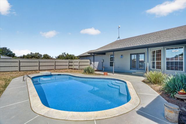 3520 Old Dennis Road, Weatherford, TX 76087