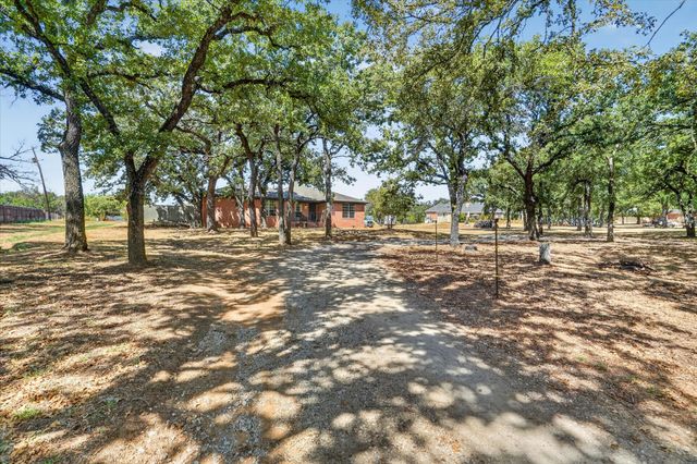 3520 Old Dennis Road, Weatherford, TX 76087