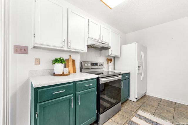 7111 Comanche Ridge Drive, Converse, TX 78109