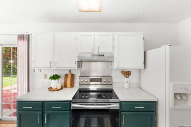 7111 Comanche Ridge Drive, Converse, TX 78109