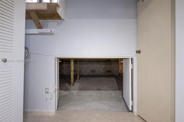 3925 NE 171st St 3925, North Miami Beach, FL 33160