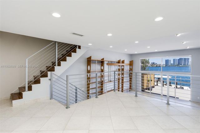 3925 NE 171st St 3925, North Miami Beach, FL 33160