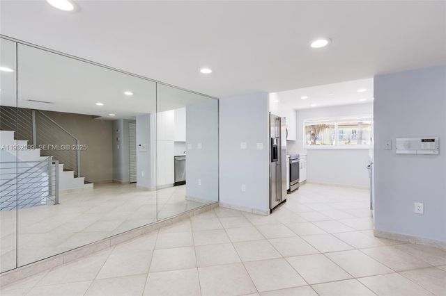 3925 NE 171st St 3925, North Miami Beach, FL 33160