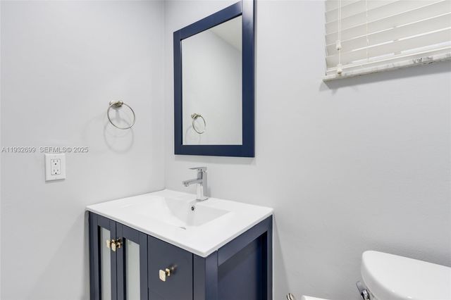 3925 NE 171st St 3925, North Miami Beach, FL 33160