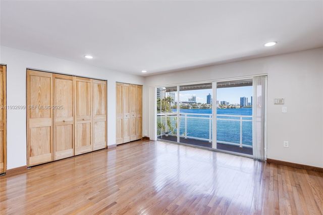 3925 NE 171st St 3925, North Miami Beach, FL 33160