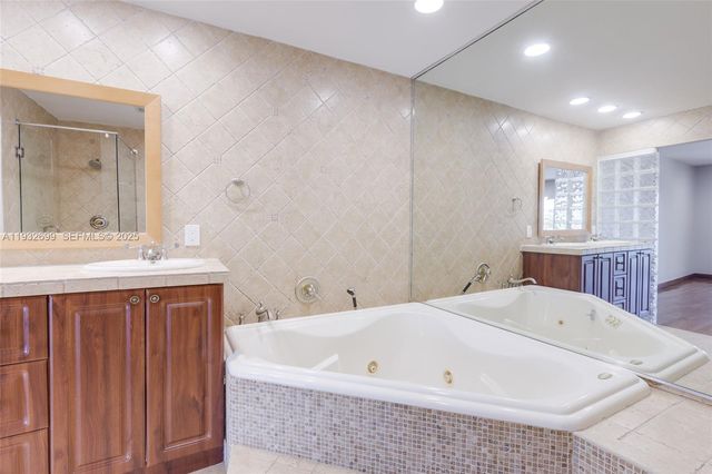 3925 NE 171st St 3925, North Miami Beach, FL 33160