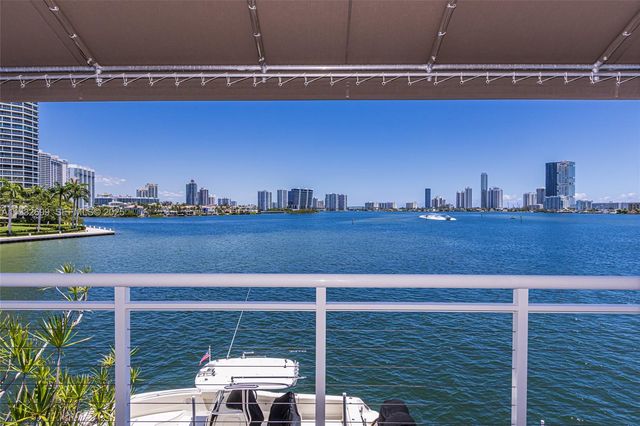 3925 NE 171st St 3925, North Miami Beach, FL 33160