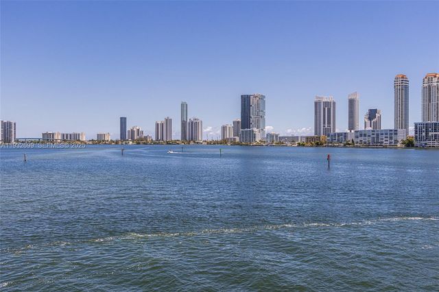 3925 NE 171st St 3925, North Miami Beach, FL 33160