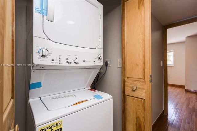 3925 NE 171st St 3925, North Miami Beach, FL 33160