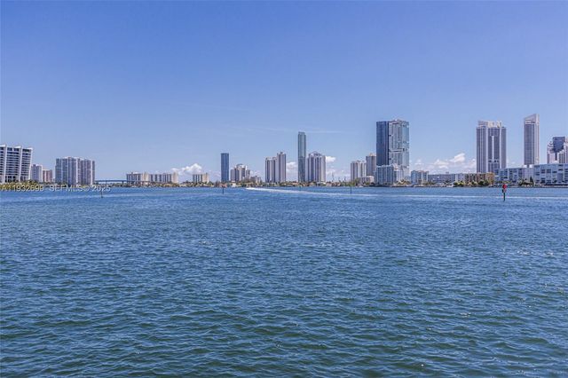 3925 NE 171st St 3925, North Miami Beach, FL 33160