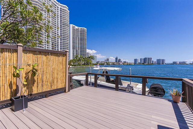 3925 NE 171st St 3925, North Miami Beach, FL 33160