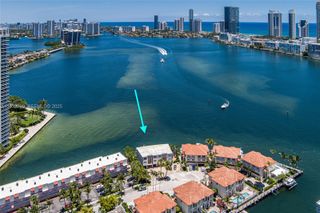 3925 NE 171st St 3925, North Miami Beach, FL 33160