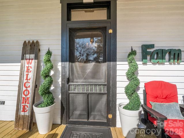 219 Stoney Mountain Road, Hendersonville, NC 28791