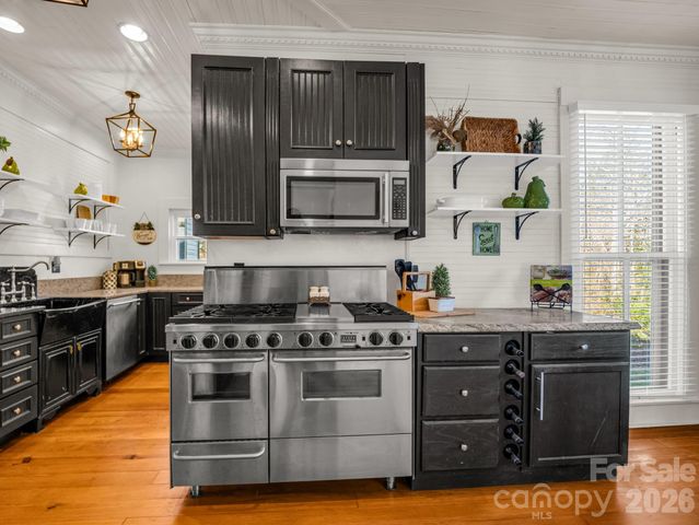 219 Stoney Mountain Road, Hendersonville, NC 28791