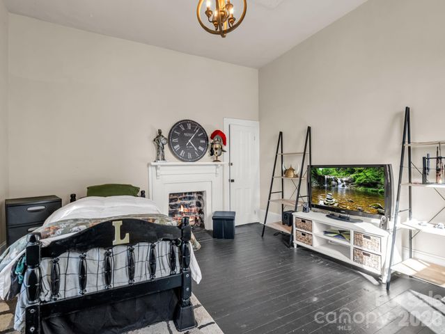 219 Stoney Mountain Road, Hendersonville, NC 28791