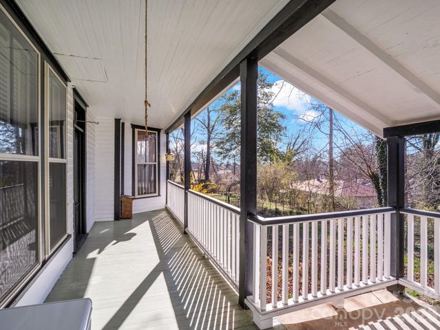 219 Stoney Mountain Road, Hendersonville, NC 28791