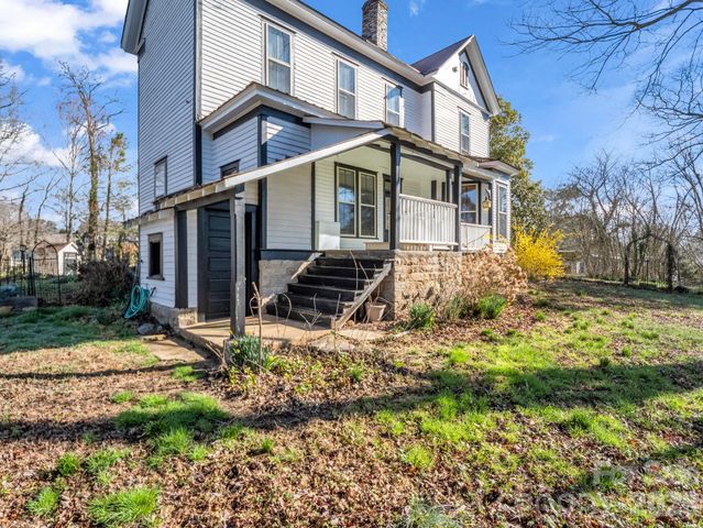 219 Stoney Mountain Road, Hendersonville, NC 28791