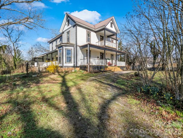 219 Stoney Mountain Road, Hendersonville, NC 28791