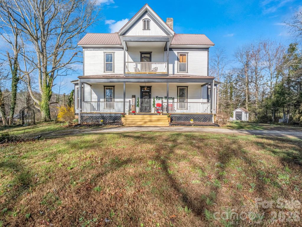 219 Stoney Mountain Road, Hendersonville, NC 28791