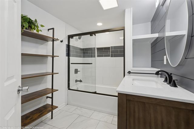 1100 Bell Avenue, New Buffalo, MI 49117