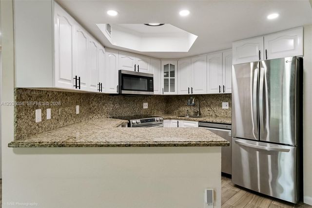 8205 Lake Dr 103, Doral, FL 33166