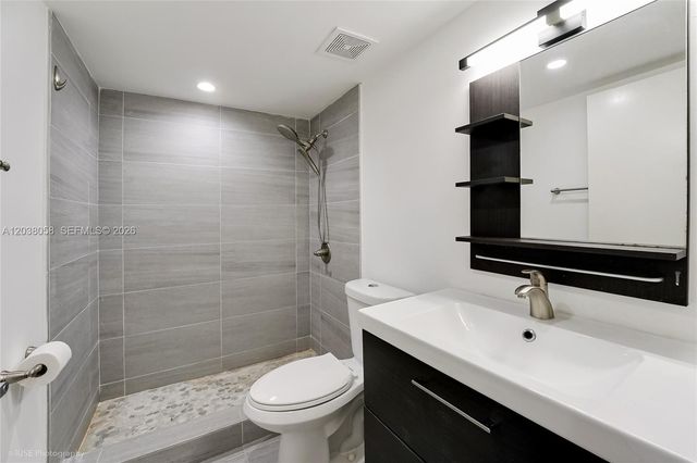 8205 Lake Dr 103, Doral, FL 33166