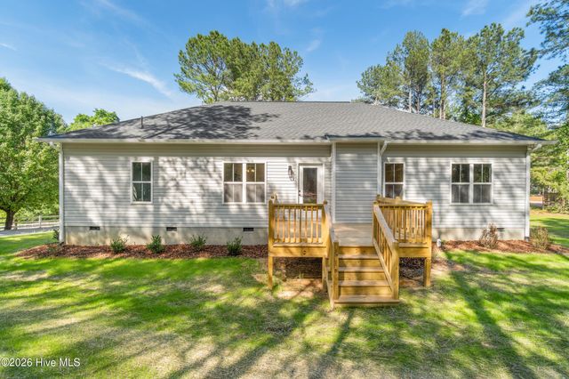 185 Shagbark Court, Seven Lakes, NC 27376