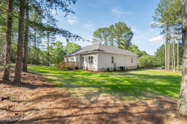 185 Shagbark Court, Seven Lakes, NC 27376